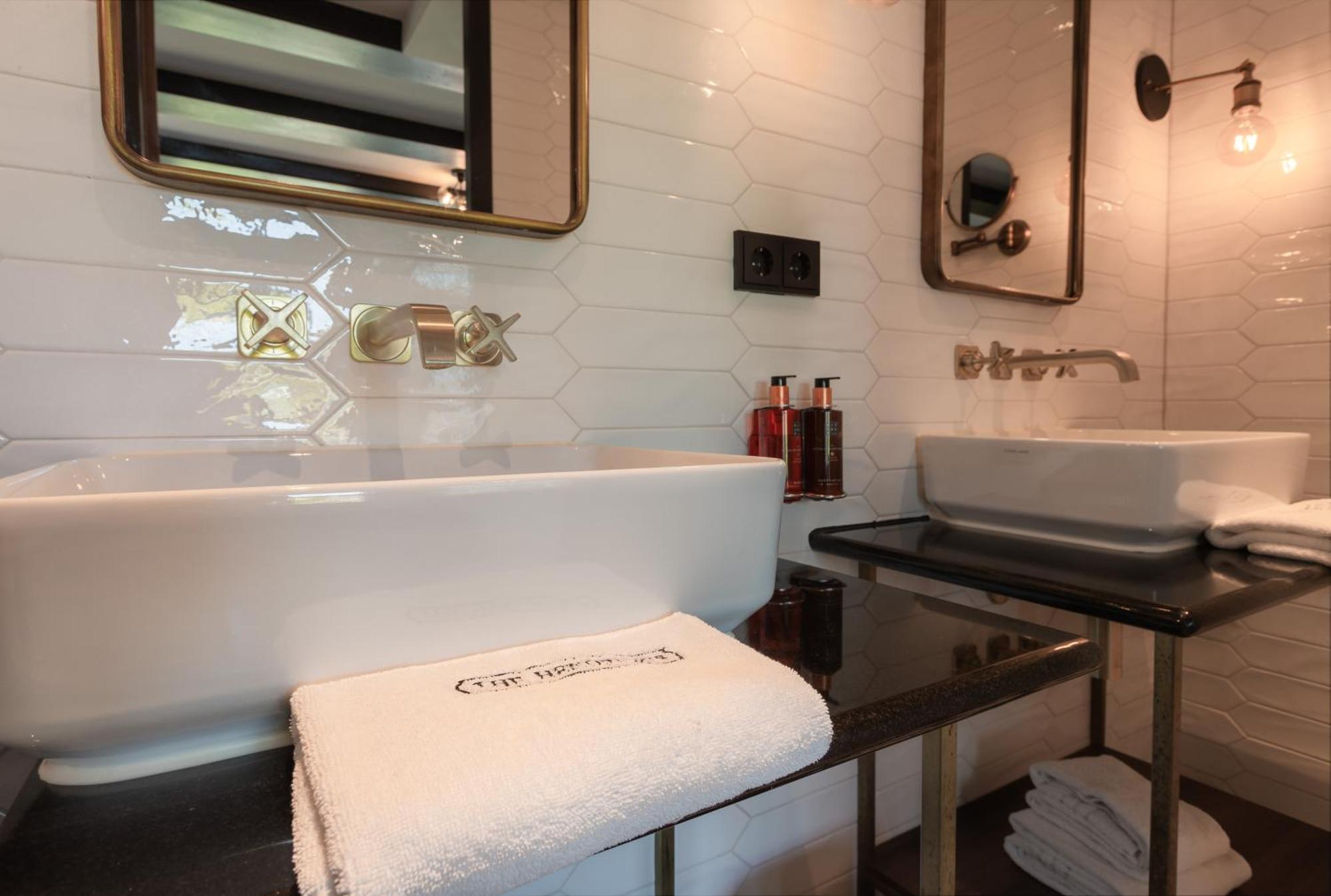 The Hendrick'S Hotel Amsterdam Room photo